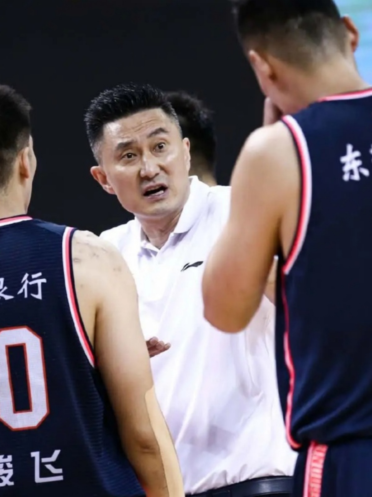 广东宏远队客场惜败于辽宁男篮(广东宏远队客场惜败于辽宁男篮比赛)