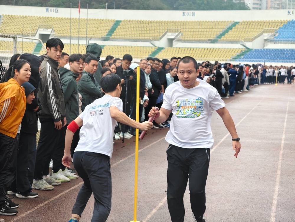 包含选手表现出色,场上热情高涨!的词条 包含选手表现出色,场上热情高涨!的词条