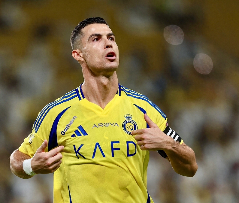 杏彩体育在线-包含里昂队客场力克对手，告捷庆典的词条