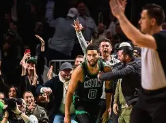 关于莱昂达多连入三球,带领德帕特斯豪获三分的信息 关于莱昂达多连入三球,带领德帕特斯豪获三分的信息