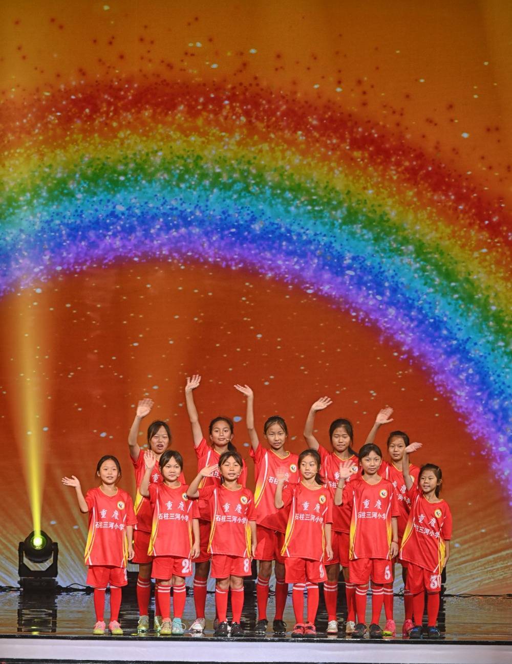 杏彩体育网页版-超越女足比赛的女足故事：追梦之路舞台震撼的简单介绍