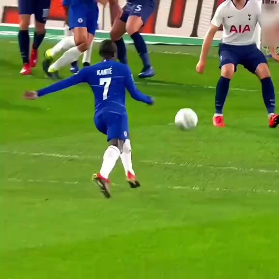 足球场上的劲爆比赛再现精彩瞬间(足球场上的劲爆比赛再现精彩瞬间视频) 足球场上的劲爆比赛再现精彩瞬间(足球场上的劲爆比赛再现精彩瞬间视频)