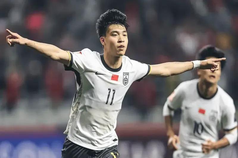 中国足球场上的新星球员实力凸显(中国足球场上的新星球员实力凸显了什么) 中国足球场上的新星球员实力凸显(中国足球场上的新星球员实力凸显了什么)