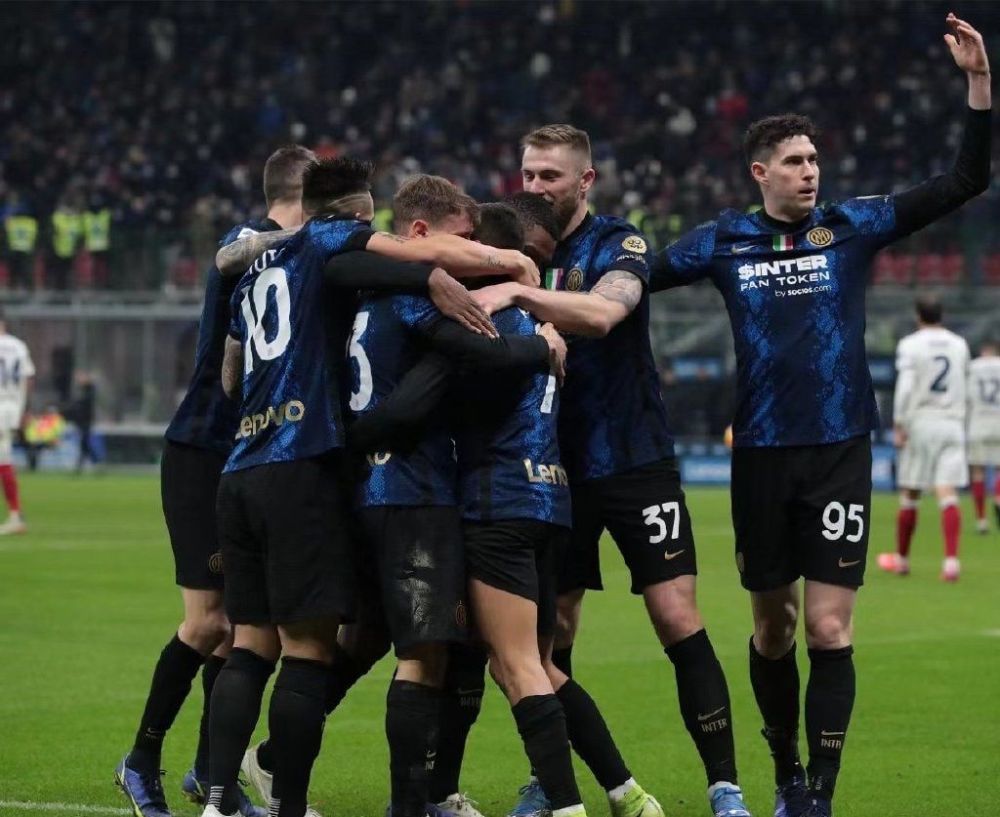 杏彩体育直播-球队实力显著增强，横扫对手登顶冠军宝座的简单介绍