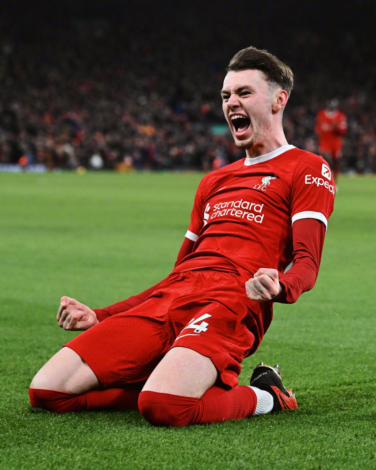 杏彩体育直播-利物浦客场战平，保持不败走势