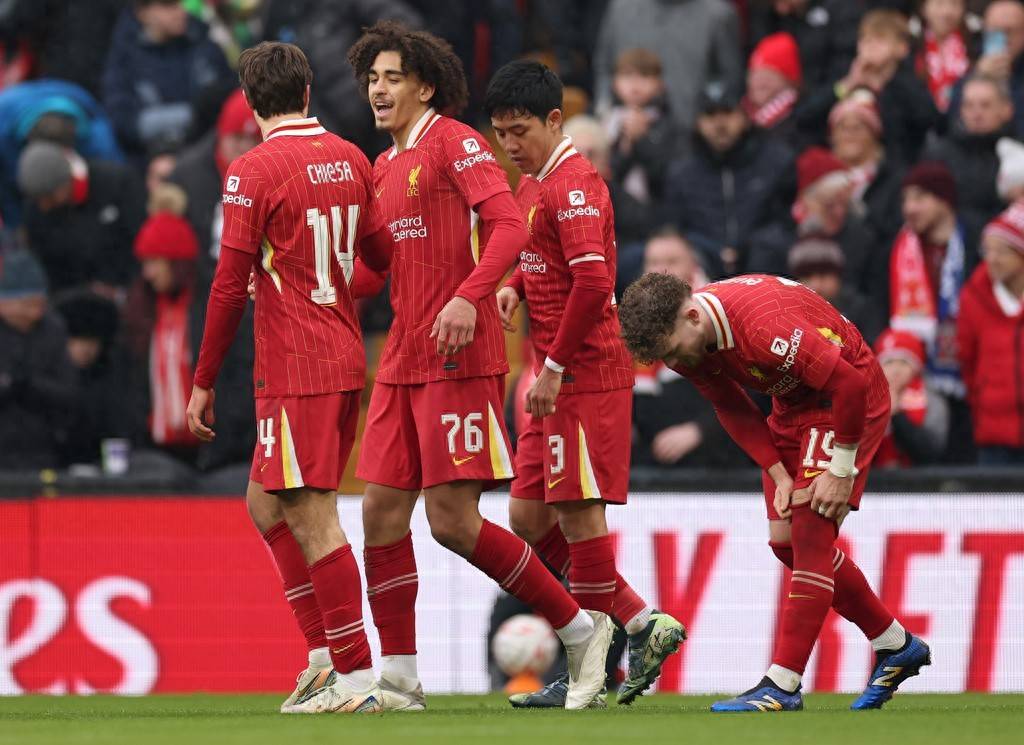 利物浦客场战平,保持不败走势 利物浦客场战平,保持不败走势