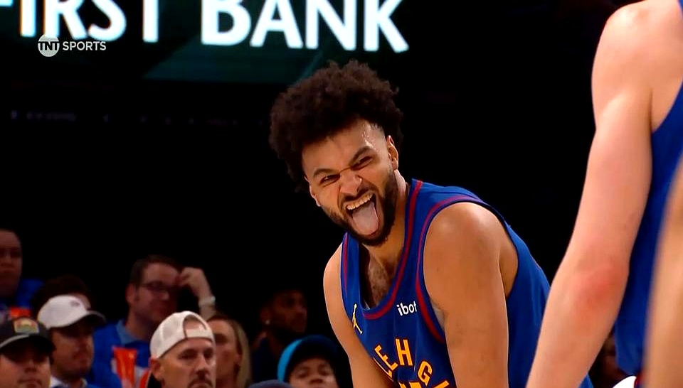 关键时刻捧得胜利，球队冲击联赛前四