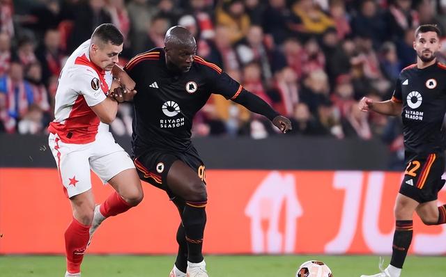 卢卡库表现低迷,遭尤文球迷猛烈批评指责 卢卡库表现低迷,遭尤文球迷猛烈批评指责