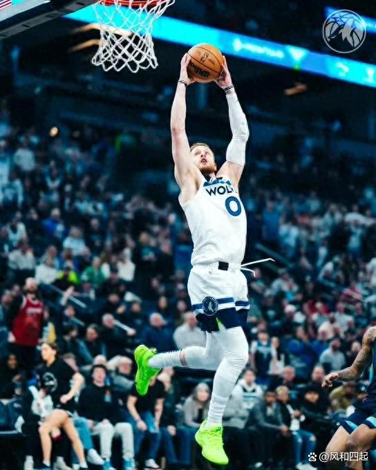 杏彩体育网页版-关于关键一球定胜负，球场上心跳加速胶着激战的信息