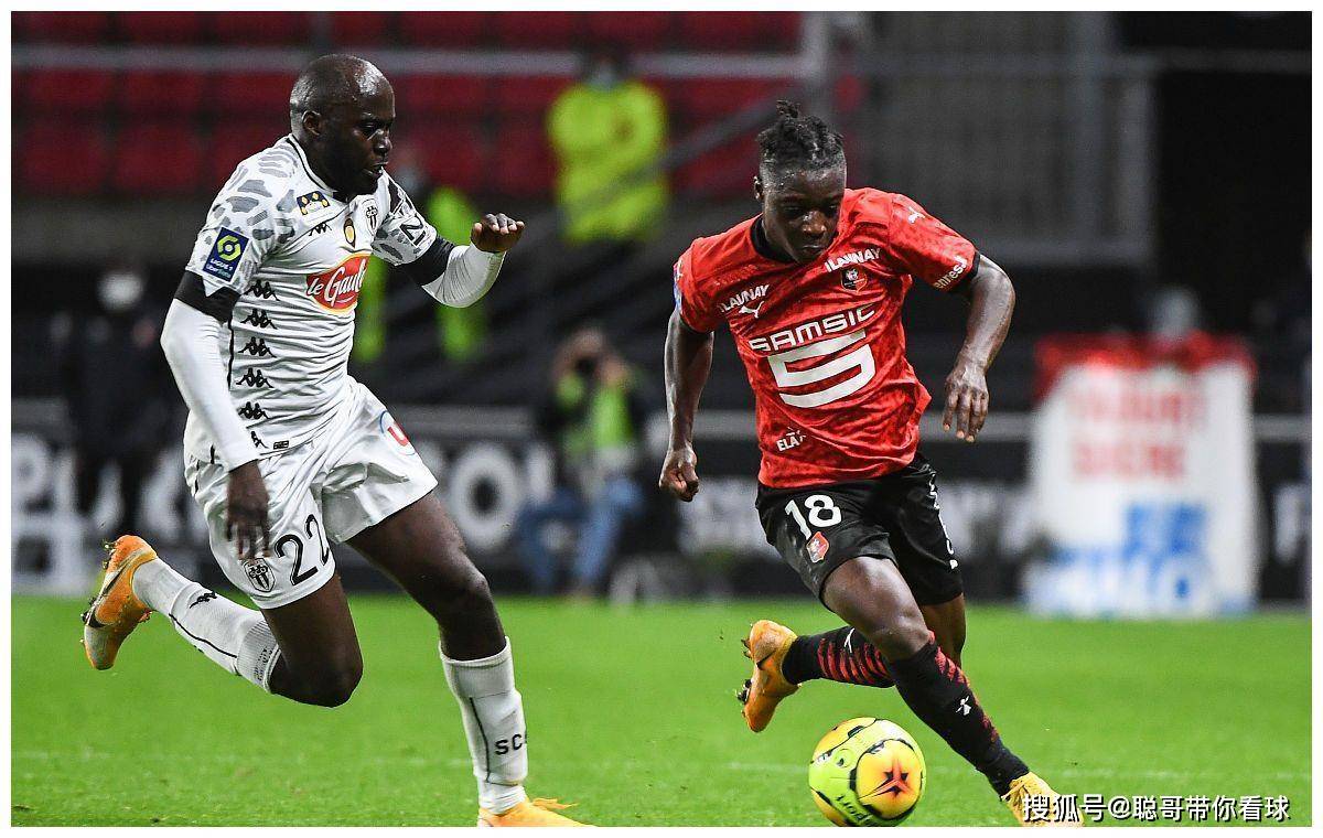 关于尼斯主帅赞扬球队进攻策略，称赞球员表现的信息